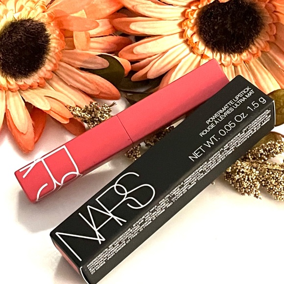 NARS Powermatte Lipstick AMERICAN WOMAN 112 - Picture 10 of 13